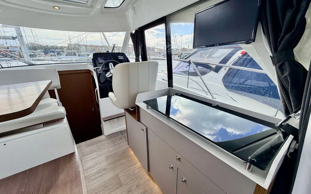 slider 8 Beneteau Antares 9 OB