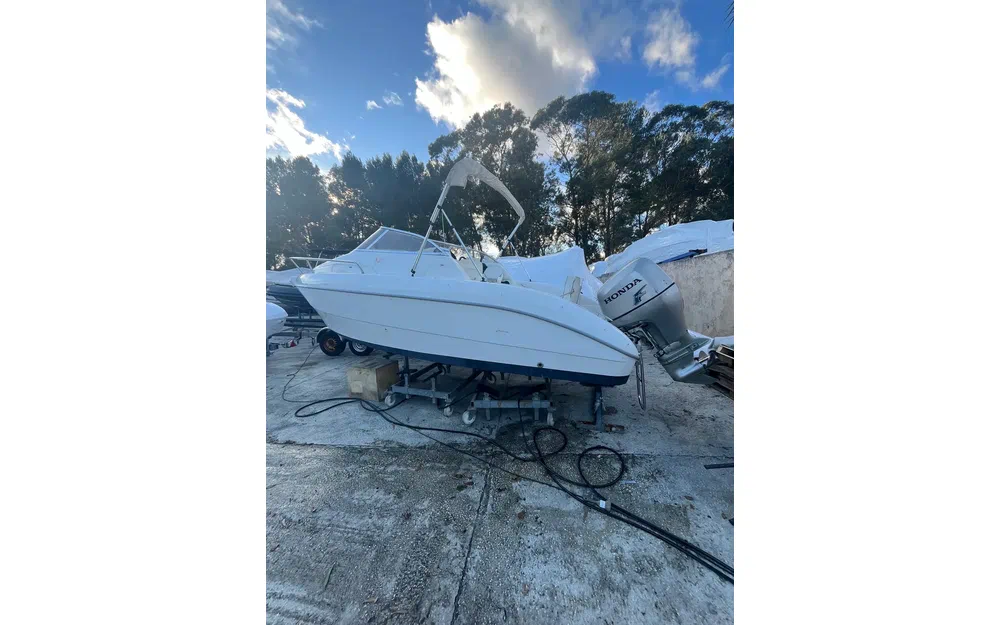 slider 1 Sessa Marine Oyster 20