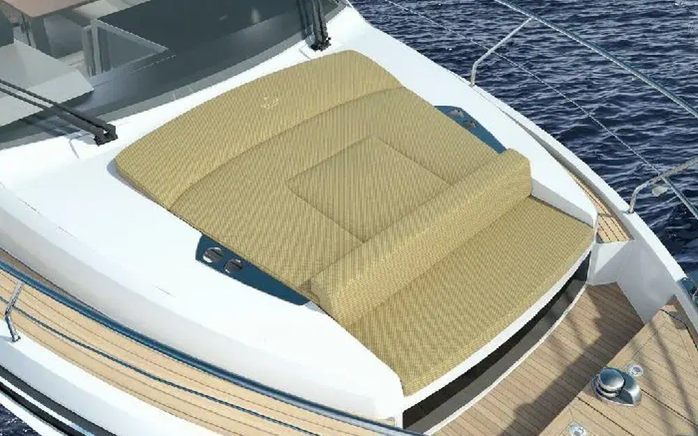 slider 4 Sealine C335