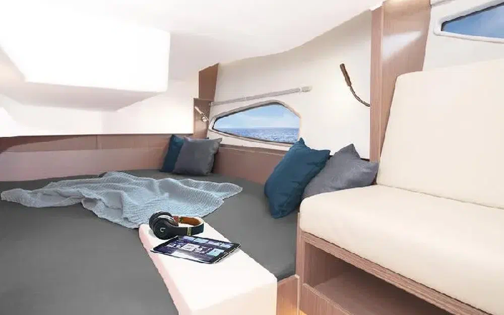 slider 6 Sealine C335