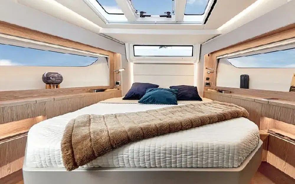 slider 16 Sealine C390