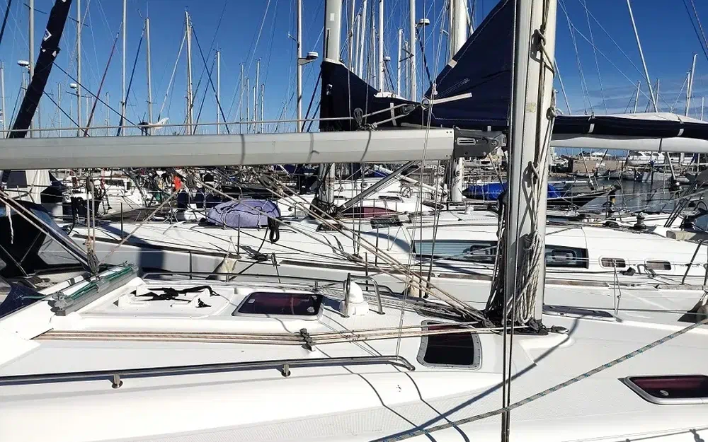 slider 11 Bavaria 42 cruiser