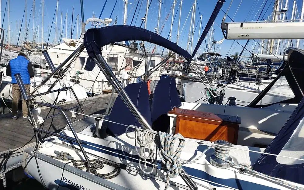 slider 1 Bavaria 42 cruiser