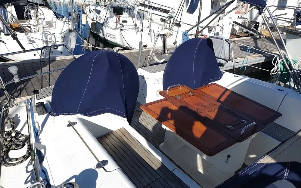 slider 3 Bavaria 42 cruiser