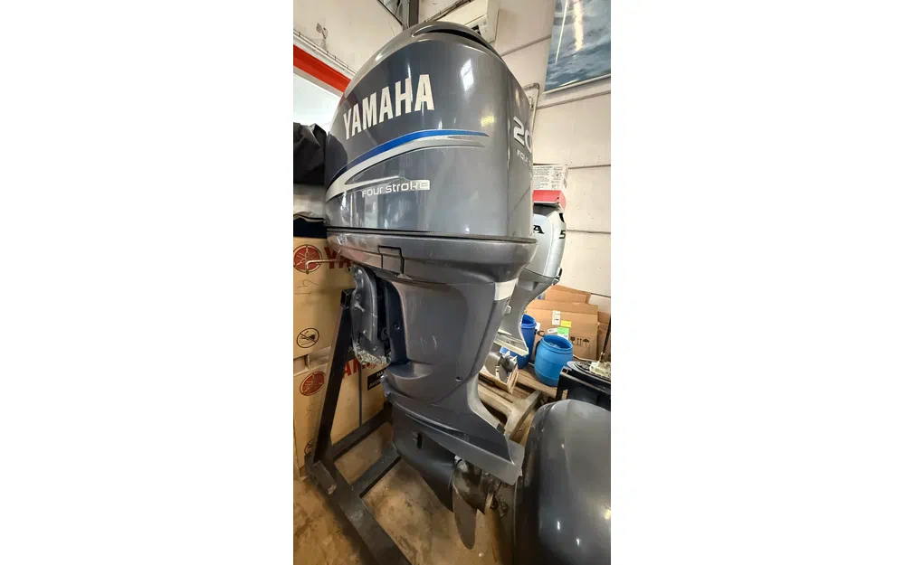 slider 0 Moteur Yamaha 200cv 4T EFI V6 XL