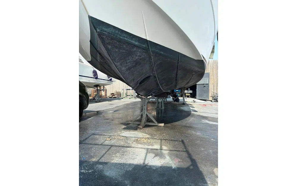 slider 19 Beneteau Monte Carlo 42