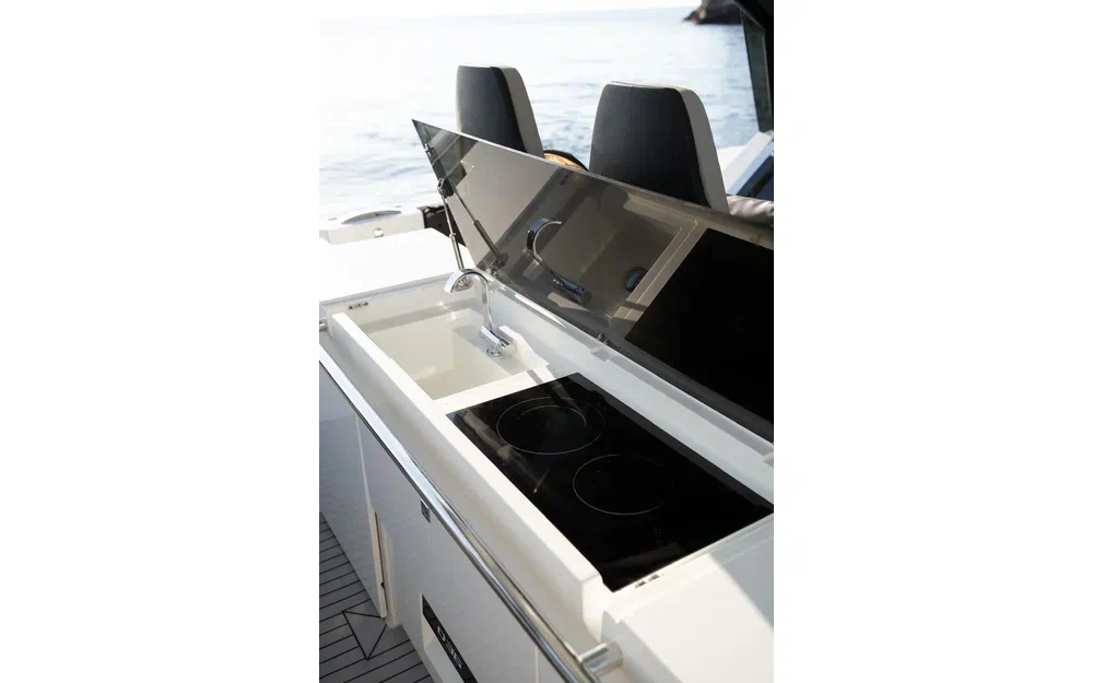 slider 10 De Antonio Yachts D36 Open