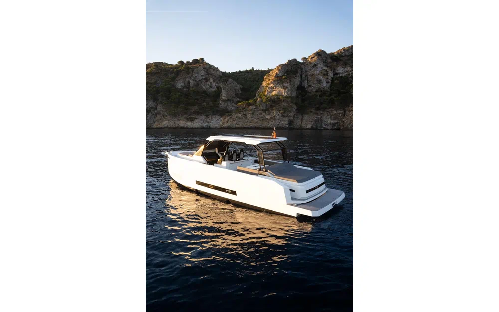 slider 1 De Antonio Yachts D36 Open