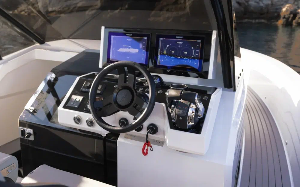 slider 6 De Antonio Yachts D36 Open