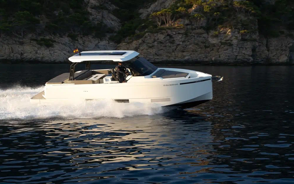 slider 0 De Antonio Yachts D36 Open
