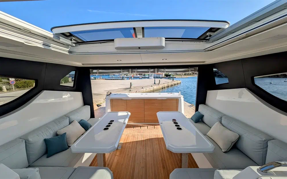 slider 13 Aventura Yacht 38 SC