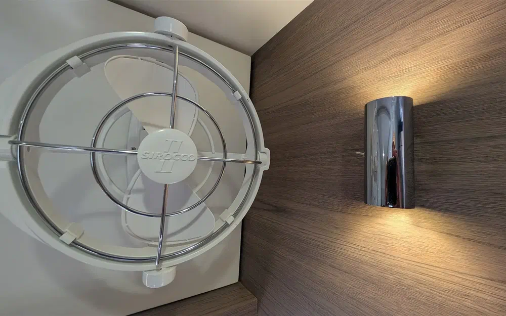 slider 16 Aventura Yacht 38 SC