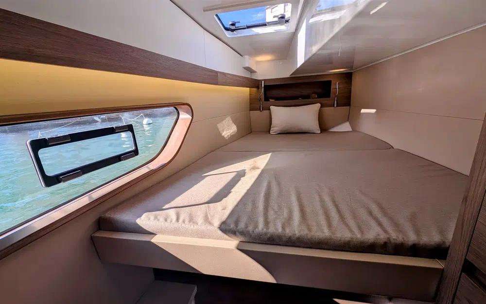 slider 21 Indigo Yacht 38 SC