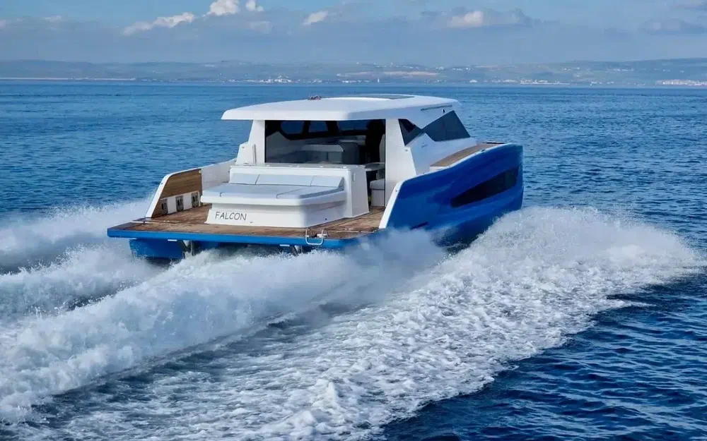 slider 2 Aventura Yacht 38 SC