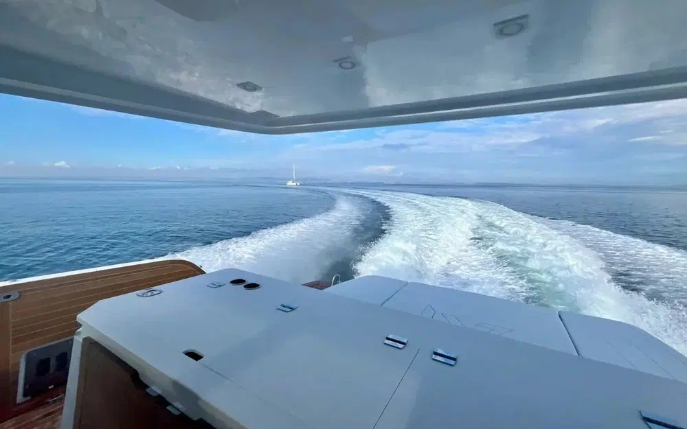 slider 3 Aventura Yacht 38 SC