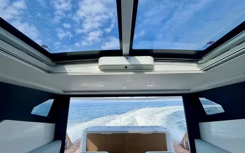 slider 4 Indigo Yacht 38 SC