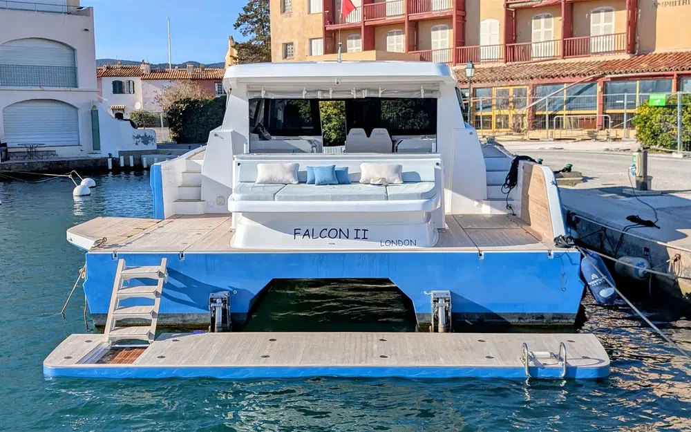 slider 8 Indigo Yacht 38 SC