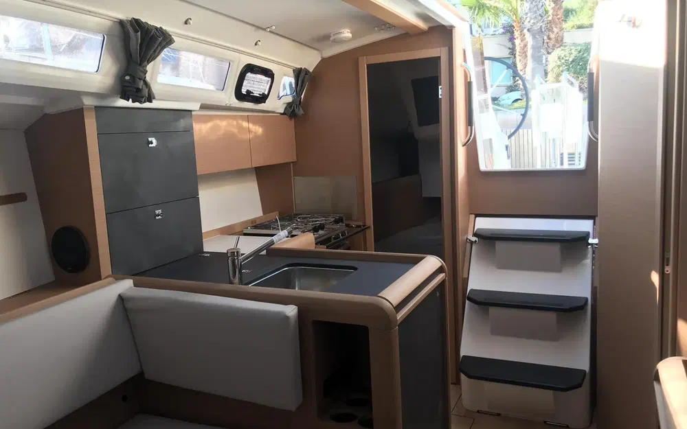 slider 4 Jeanneau Sun Odyssey 349