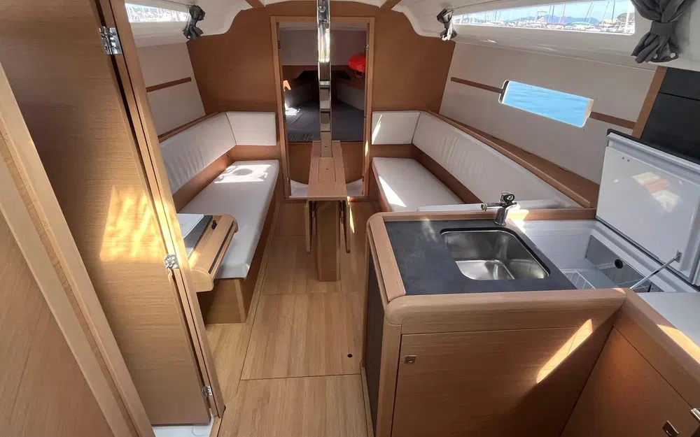 slider 7 Jeanneau Sun Odyssey 349