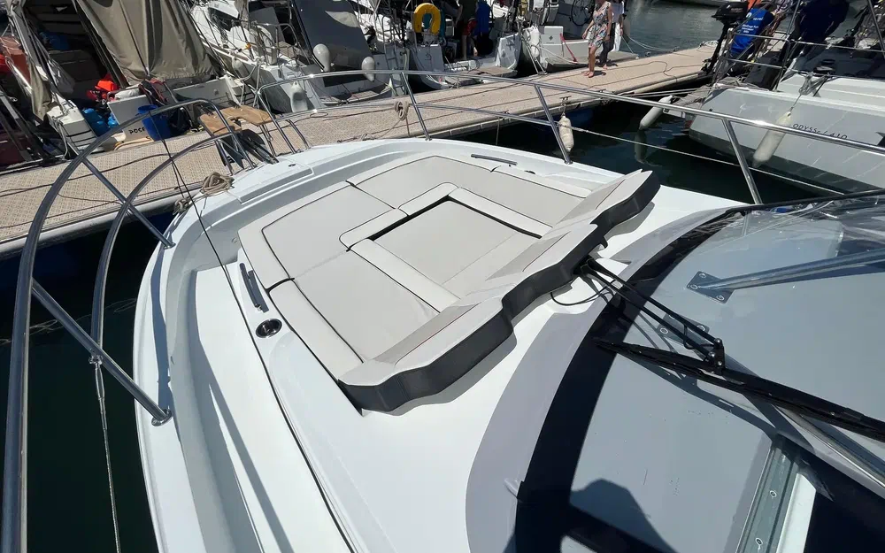 slider 9 Jeanneau Cap Camarat 10.5 WA Cap Camarat 10.5 Wa Serie 2