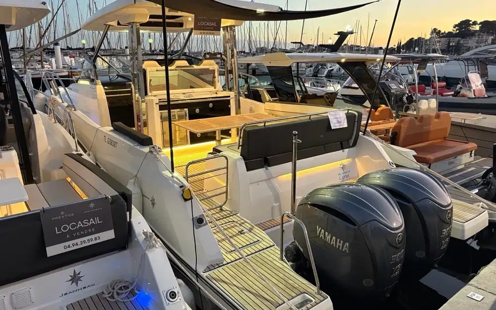 slider 13 Jeanneau Cap Camarat 10.5 WA Cap Camarat 10.5 Wa Serie 2