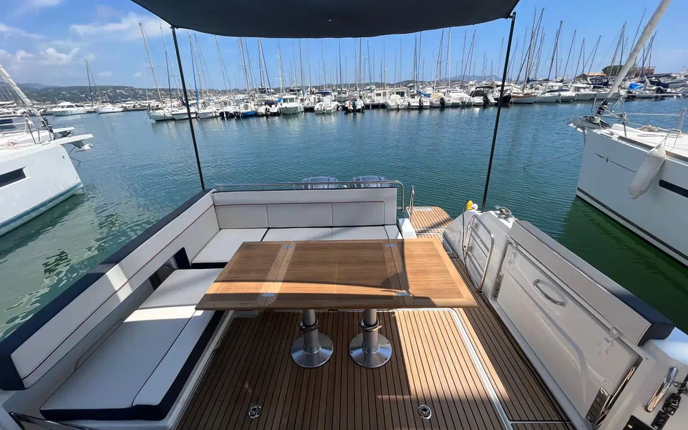 slider 8 Jeanneau Cap Camarat 10.5 WA Cap Camarat 10.5 Wa Serie 2