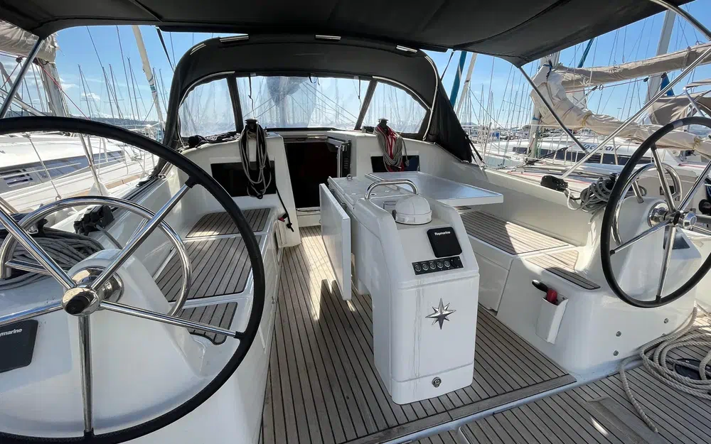 slider 1 Jeanneau Sun Odyssey 410