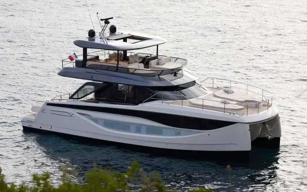 slider 3 Prestige Yachts M7