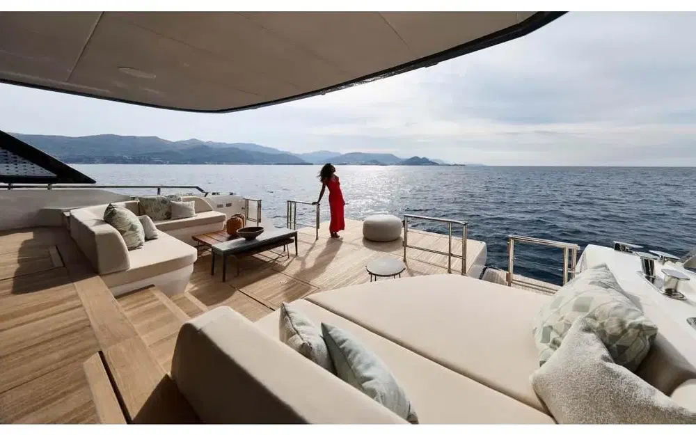 slider 4 Prestige Yachts M7