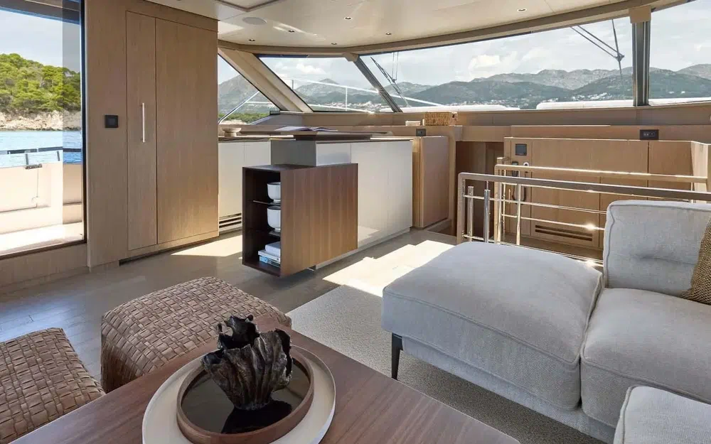 slider 6 Prestige Yachts M7