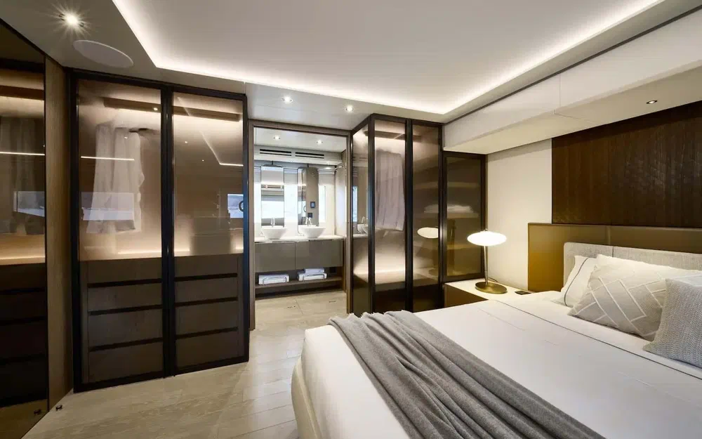 slider 8 Prestige Yachts M7