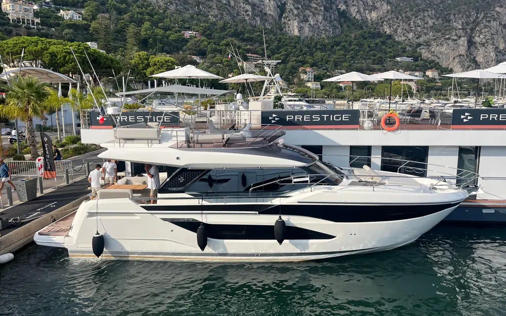 slider 1 Prestige Yachts F4.9