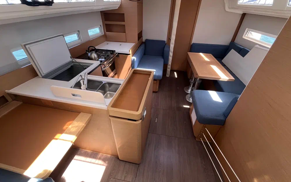 slider 3 Jeanneau Sun Odyssey 410