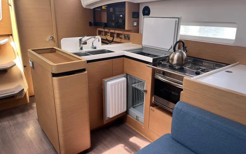 slider 4 Jeanneau Sun Odyssey 410