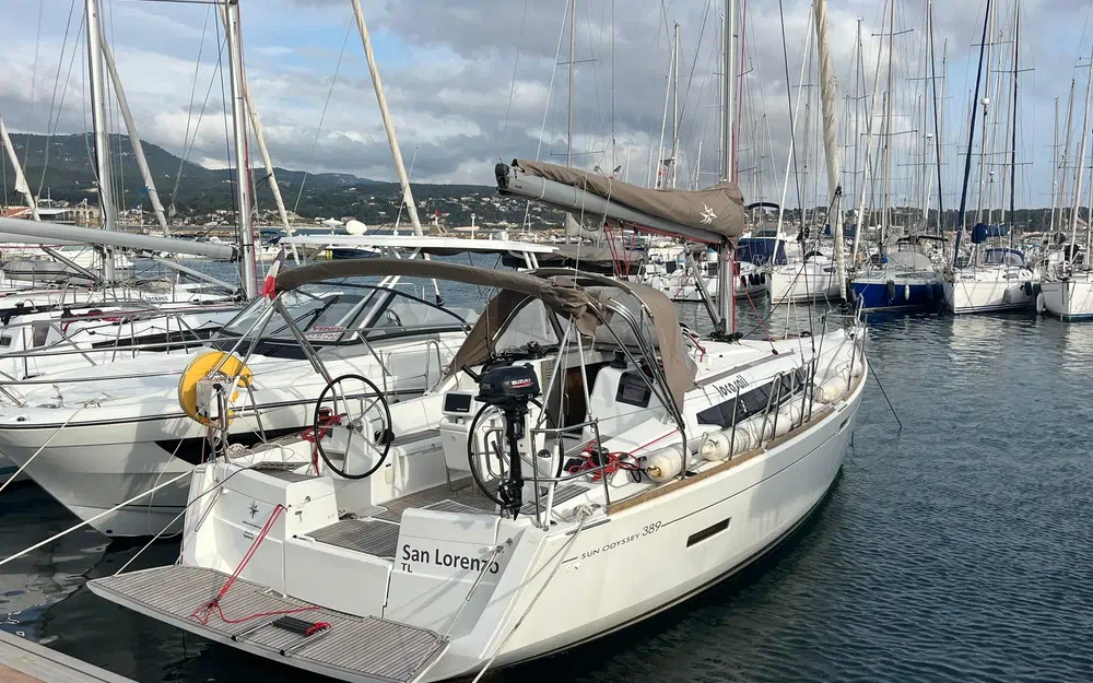 slider 1 Jeanneau Sun Odyssey 389