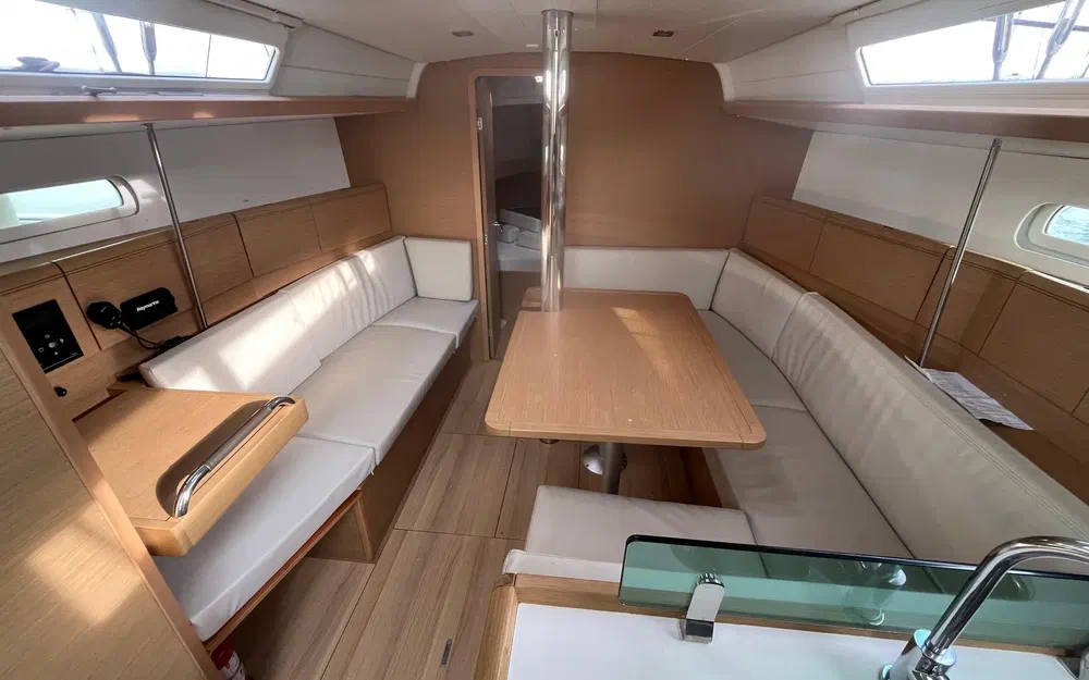 slider 3 Jeanneau Sun Odyssey 389