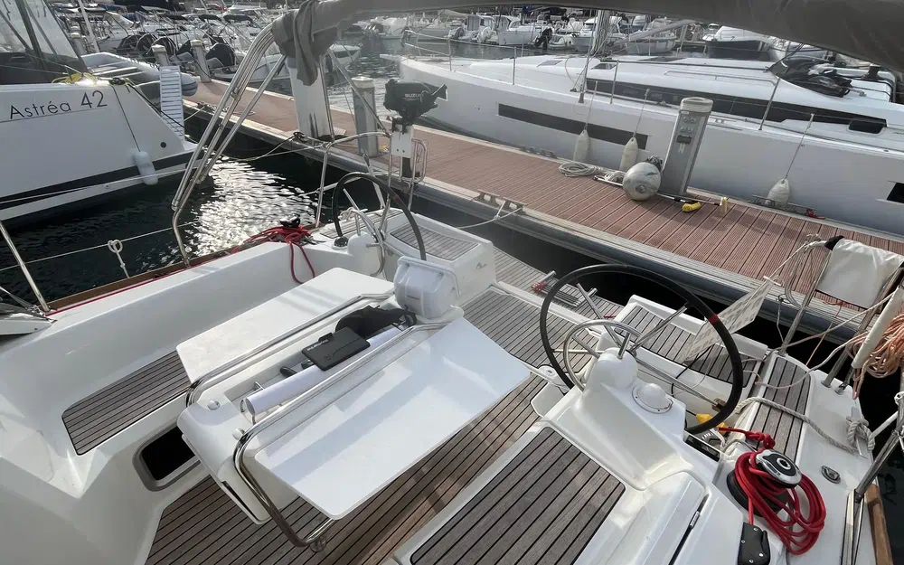 slider 8 Jeanneau Sun Odyssey 389