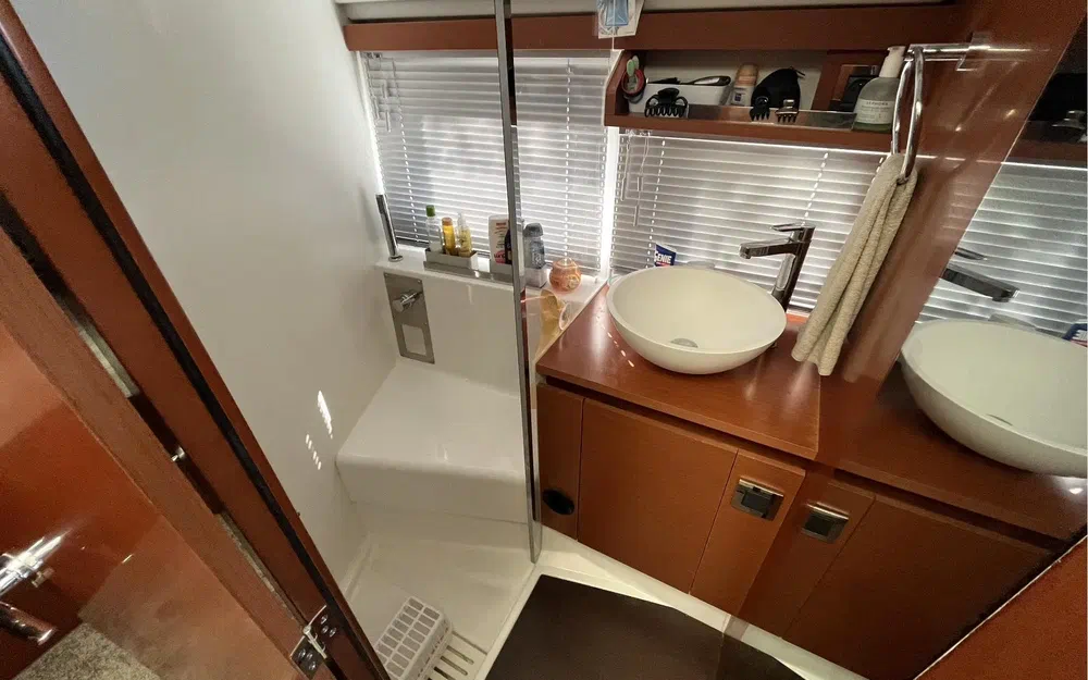 slider 10 Jeanneau NC 37