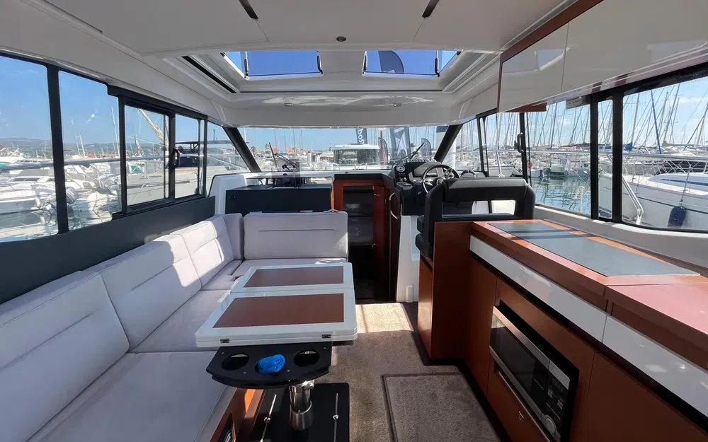 slider 6 Jeanneau NC 37