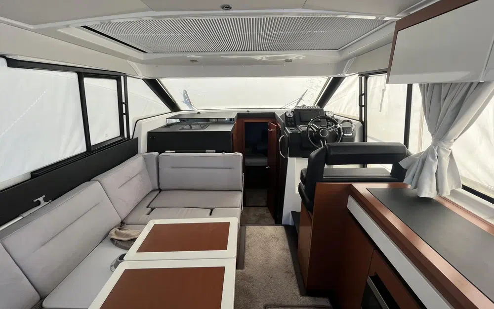 slider 8 Jeanneau NC 37