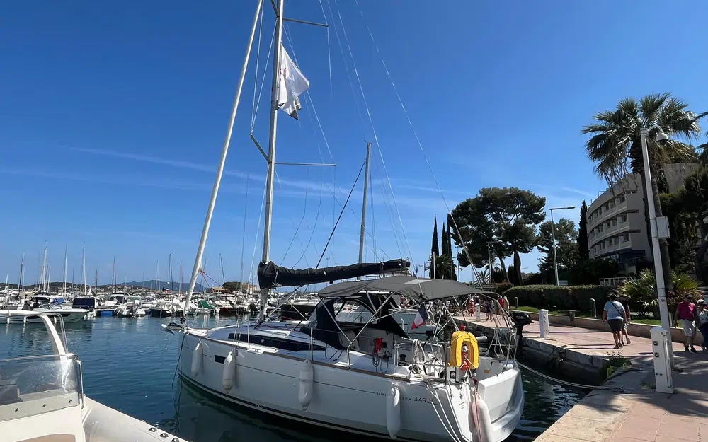 slider 1 Jeanneau Sun Odyssey 349