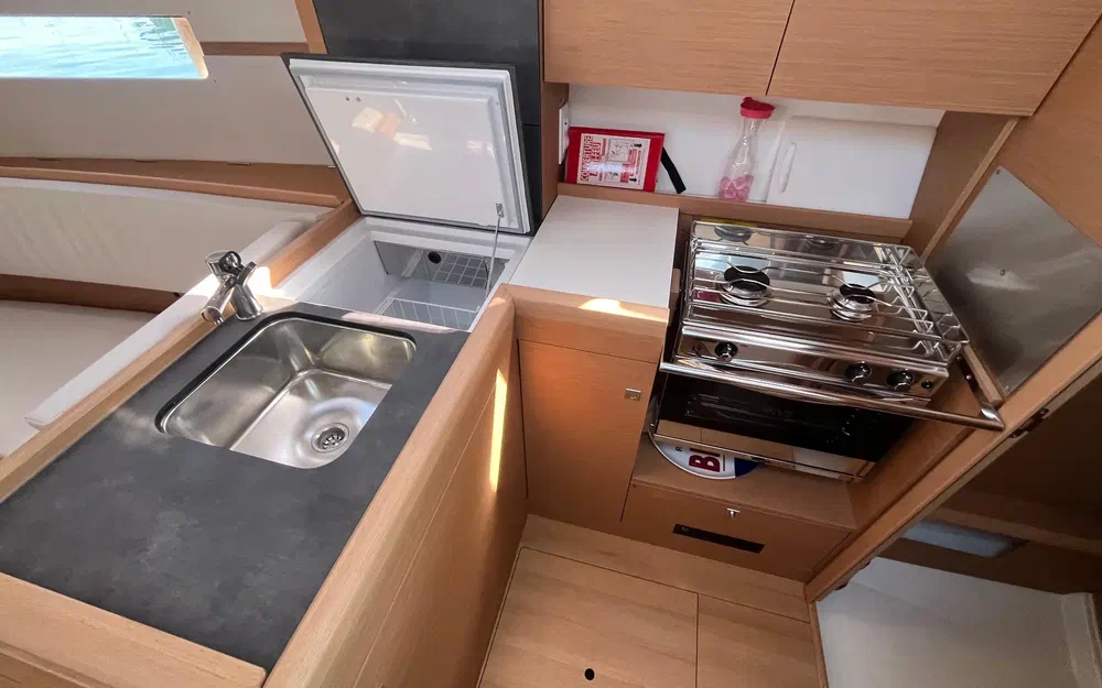 slider 8 Jeanneau Sun Odyssey 349