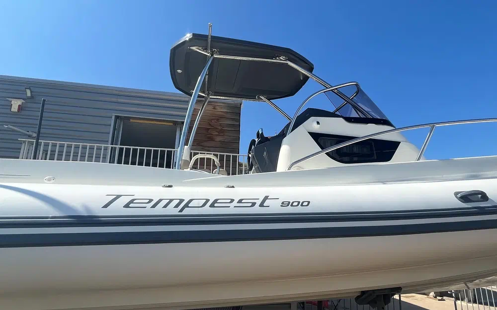 slider 14 Capelli Tempest 900 WA