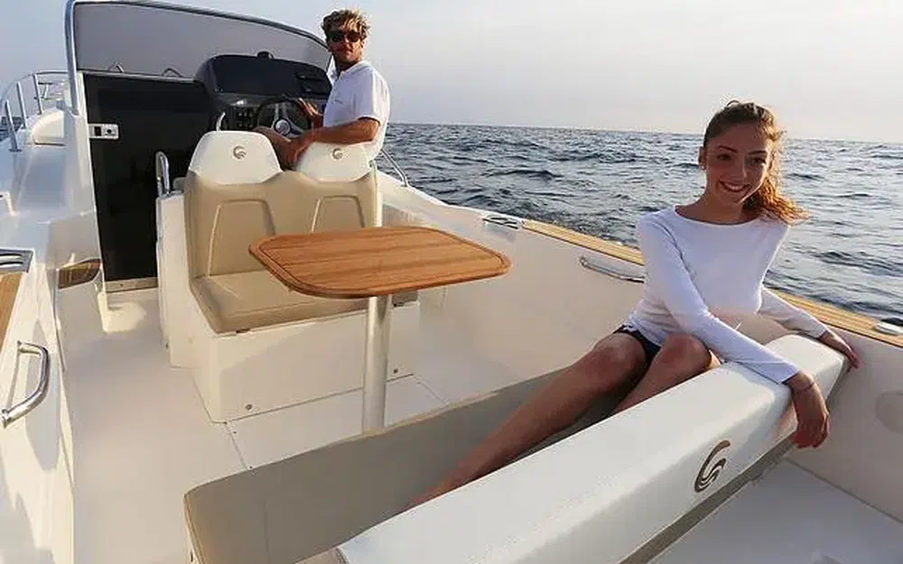 slider 19 Capelli Tempest 900 WA