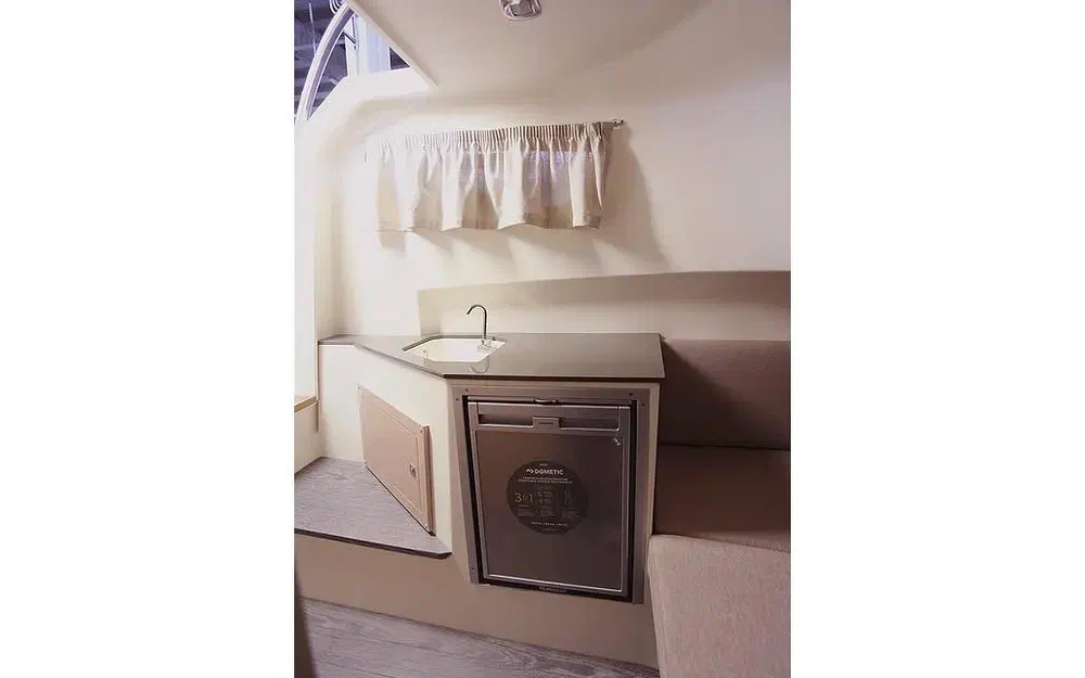 slider 22 Capelli Tempest 900 WA