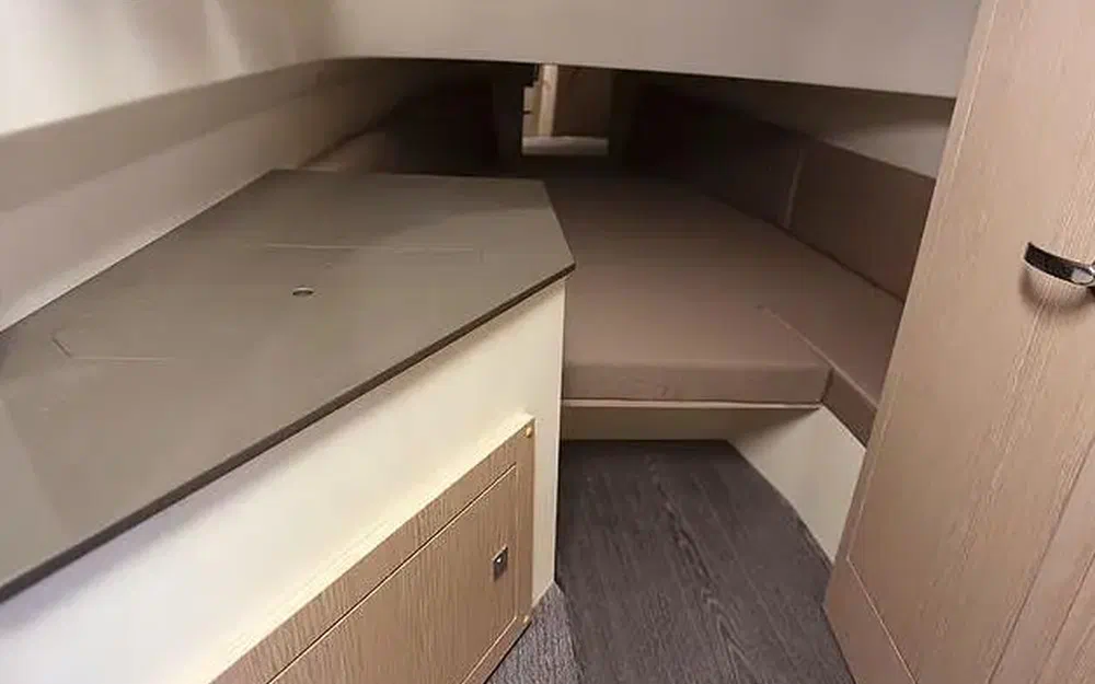 slider 4 Capelli Tempest 900 WA