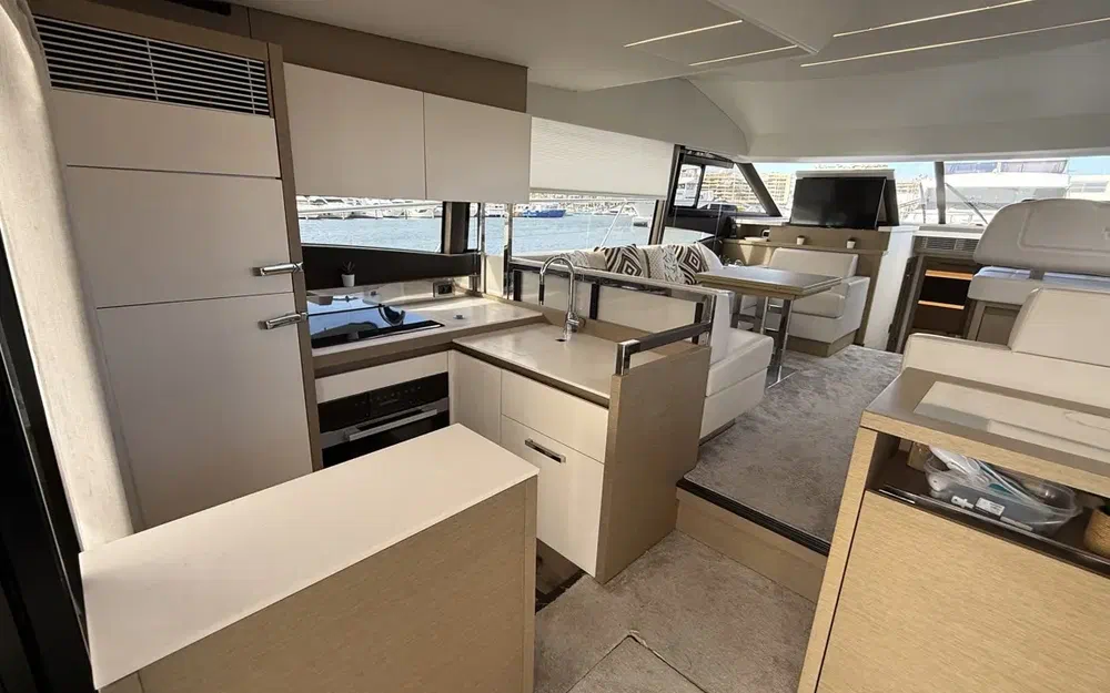 slider 17 Prestige Yachts Prestige 520 Fly