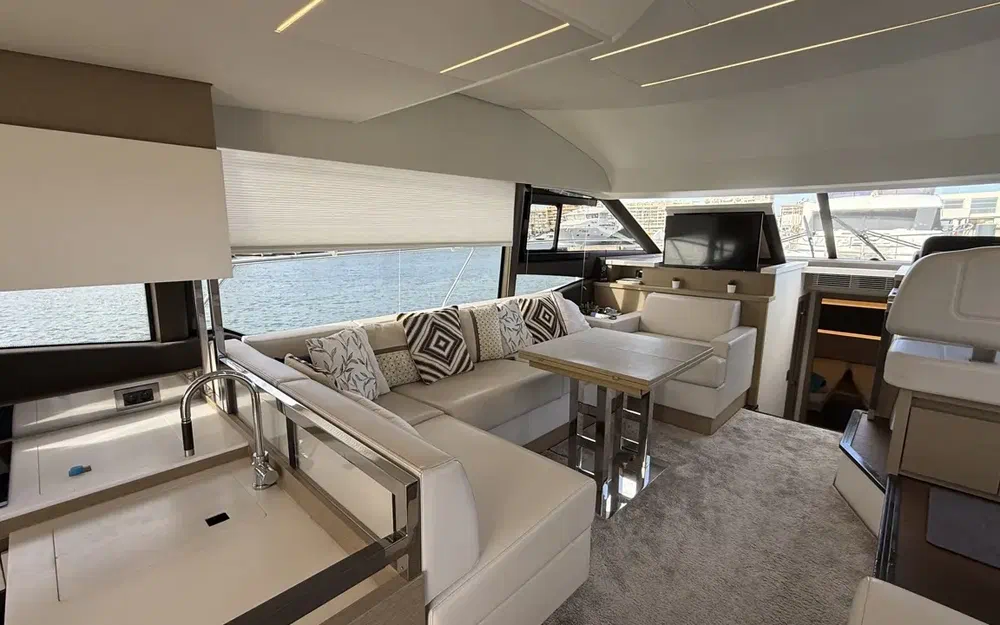 slider 20 Prestige Yachts 520 Fly