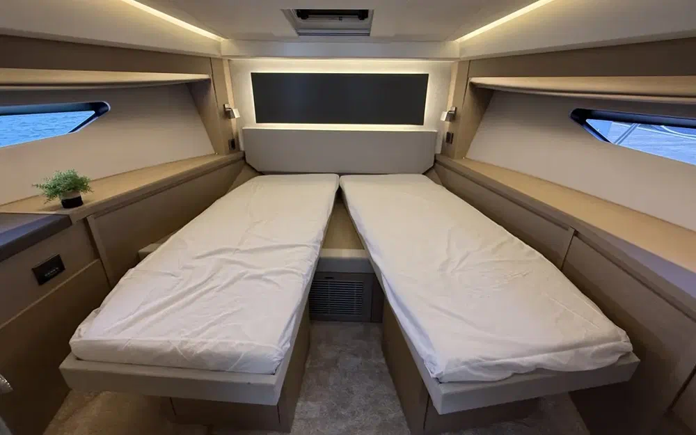 slider 28 Prestige Yachts 520 Fly