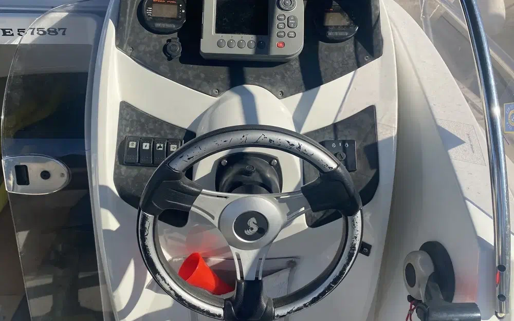 slider 6 Beneteau Flyer 650 Sun Deck